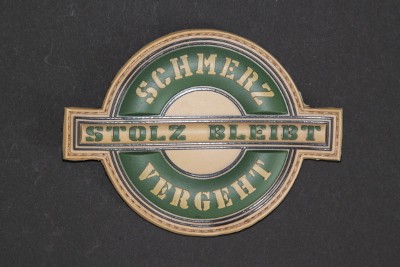 SCHMERZ VERGEHT STOLZ BLEIBT