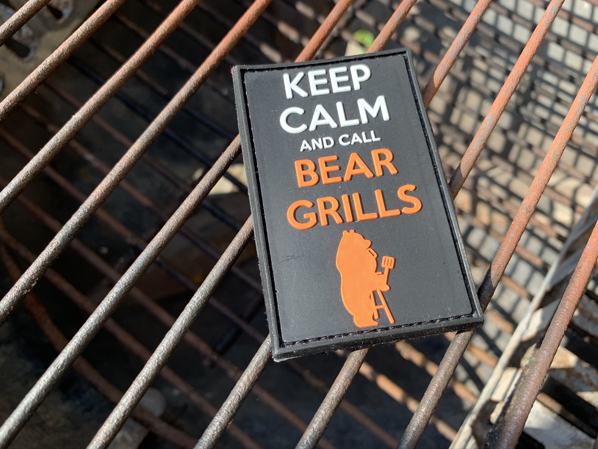 3D Rubberpatch: "KEEP CALM AND CALL BEAR GRILLS" – Bild 2