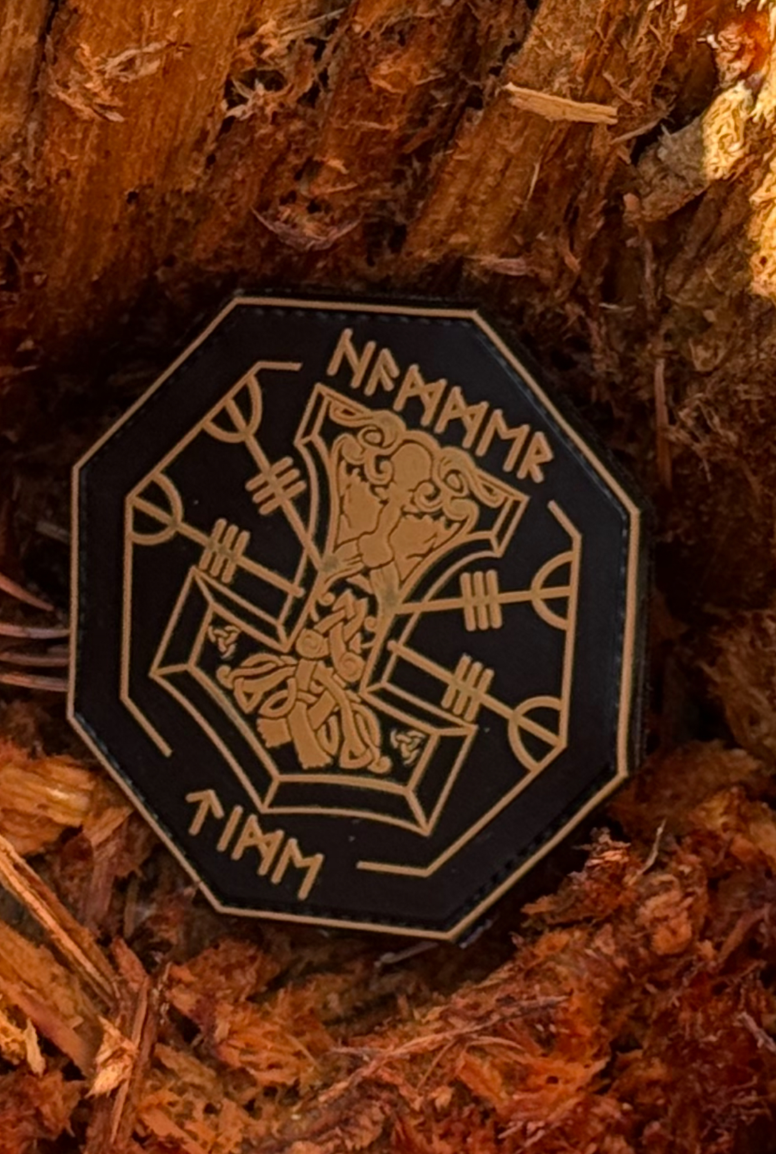 3D Rubber Patch "HAMMER TIME", goldbraun – Bild 2