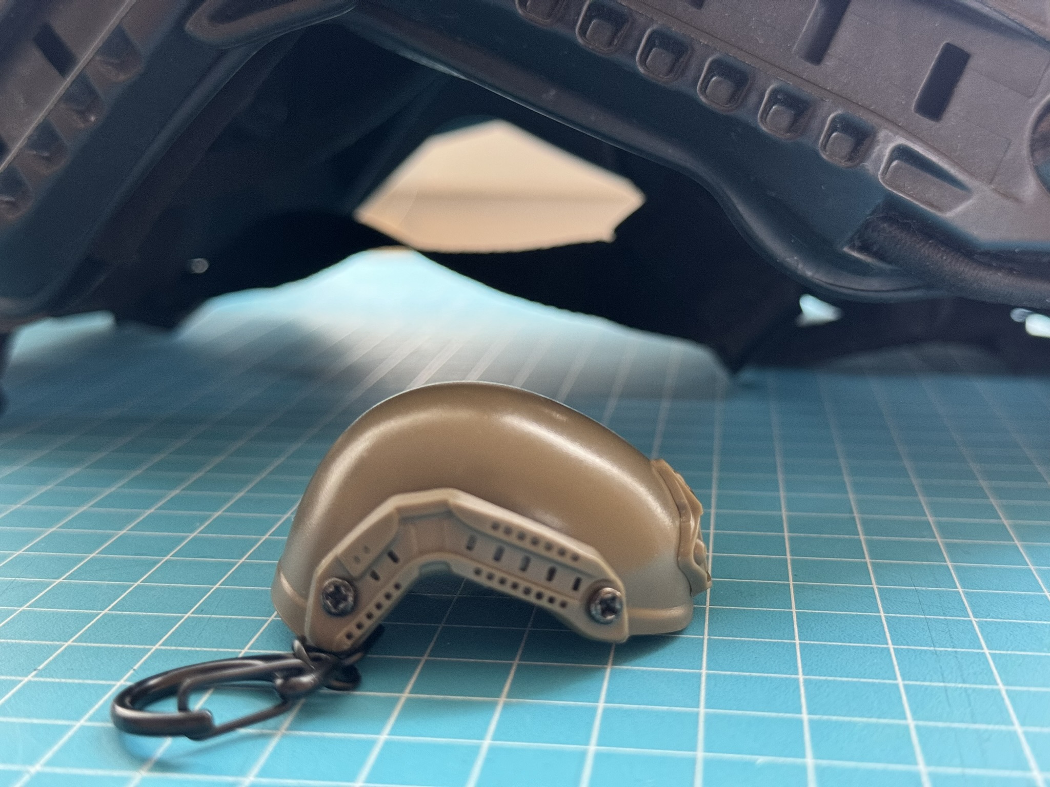 CHARM: "HELM" Flaschen?ffner desert – Bild 4